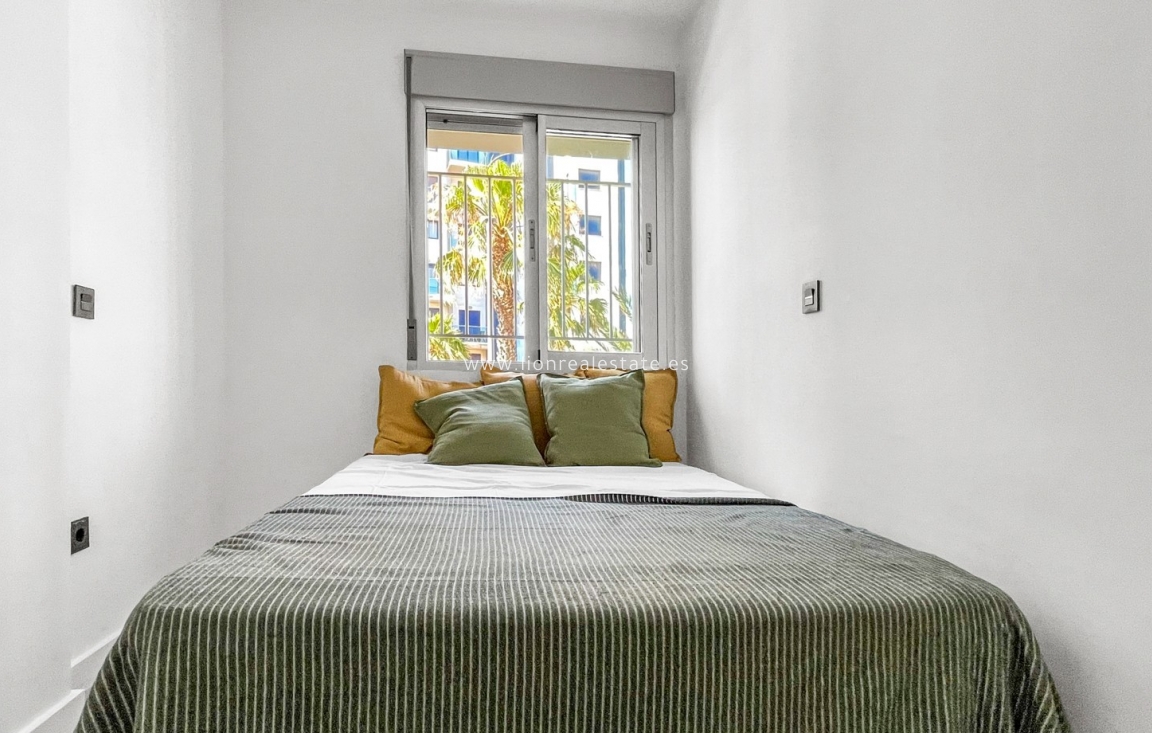 Перепродажа - Квартира / квартира - Orihuela Costa - Punta Prima