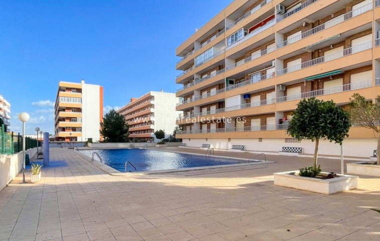 Перепродажа - Квартира / квартира - Orihuela Costa - Punta Prima