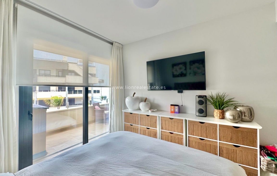 Перепродажа - Квартира / квартира - Orihuela Costa - Punta Prima