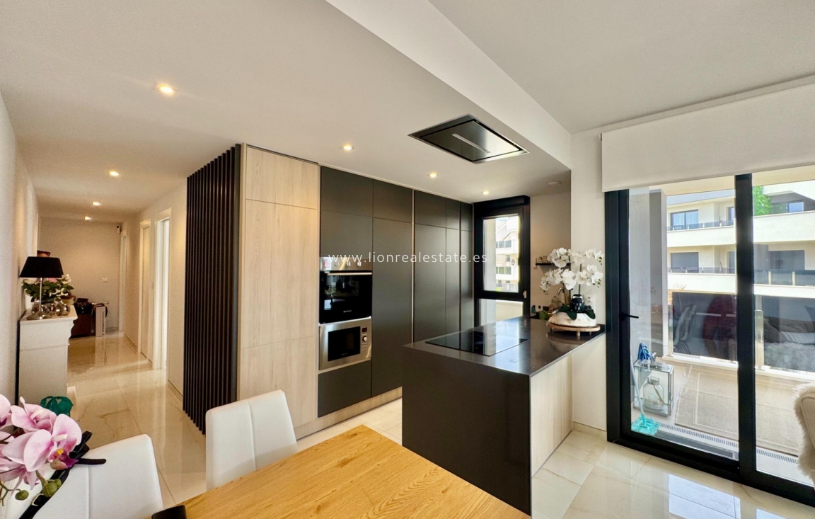 Перепродажа - Квартира / квартира - Orihuela Costa - Punta Prima