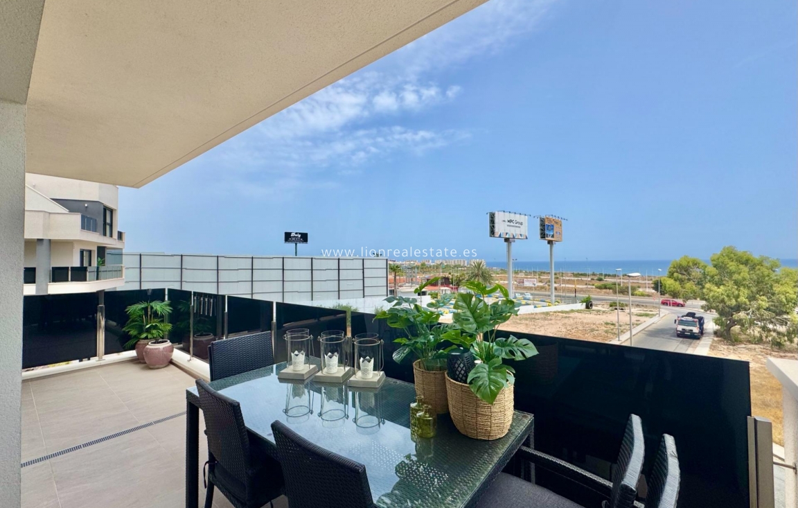 Перепродажа - Квартира / квартира - Orihuela Costa - Punta Prima