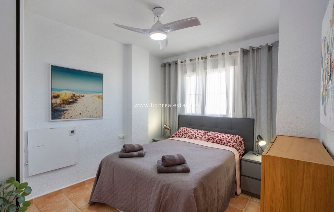 Перепродажа - Квартира / квартира - Orihuela Costa - Punta Prima