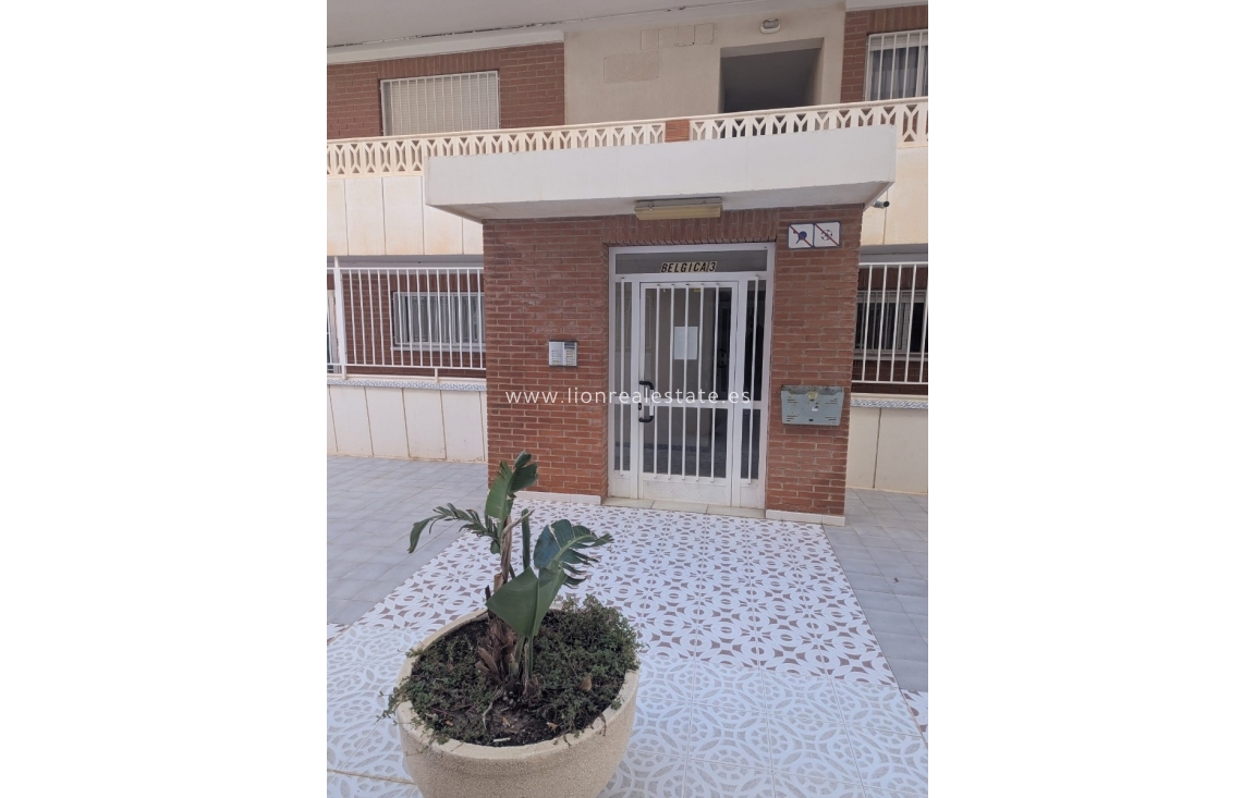 Перепродажа - Квартира / квартира - Orihuela Costa - Punta Prima