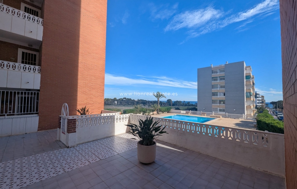 Перепродажа - Квартира / квартира - Orihuela Costa - Punta Prima