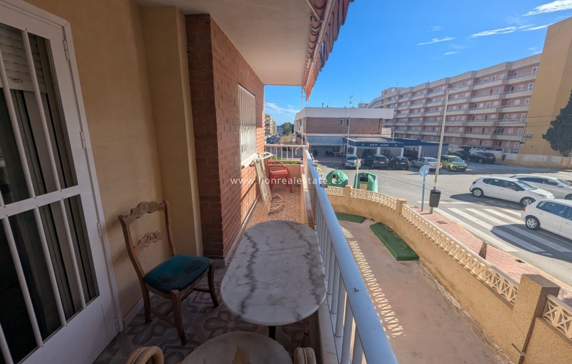 Перепродажа - Квартира / квартира - Orihuela Costa - Punta Prima