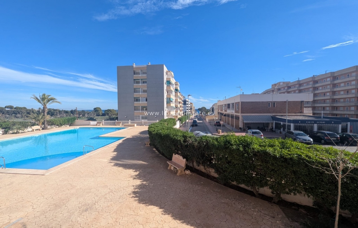 Перепродажа - Квартира / квартира - Orihuela Costa - Punta Prima