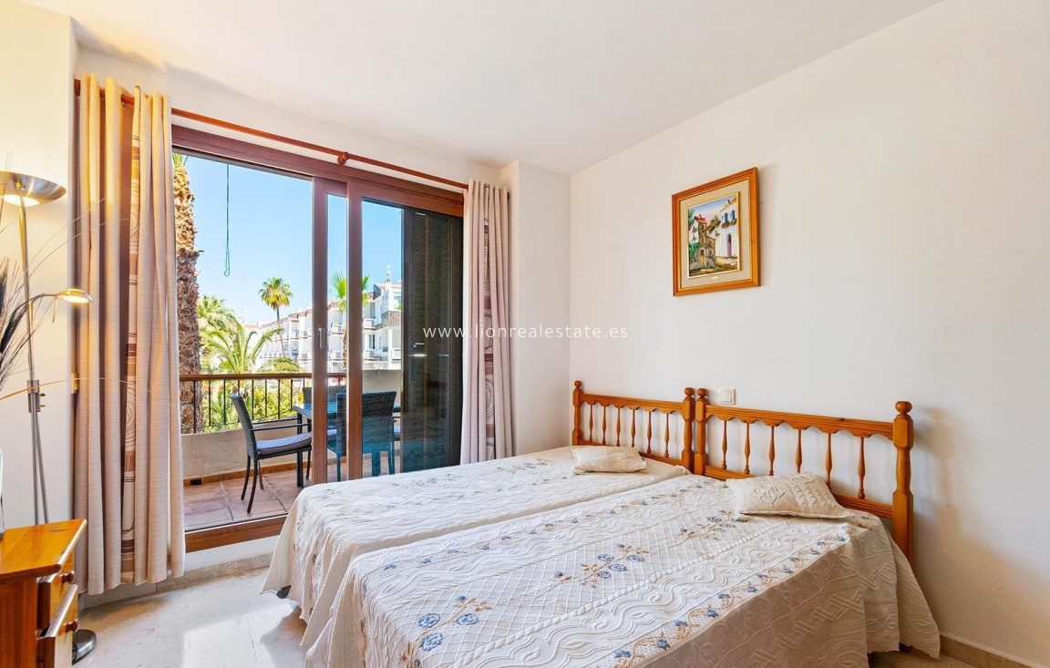 Перепродажа - Квартира / квартира - Orihuela Costa - Punta Prima