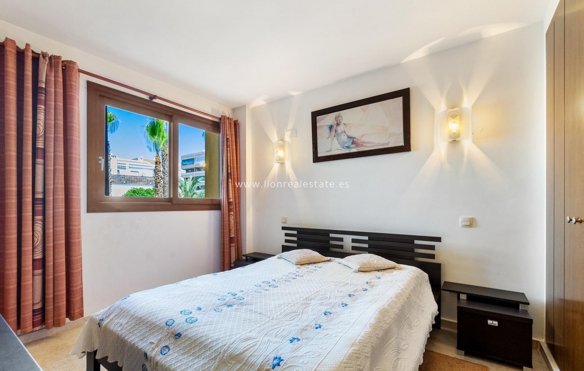 Перепродажа - Квартира / квартира - Orihuela Costa - Punta Prima