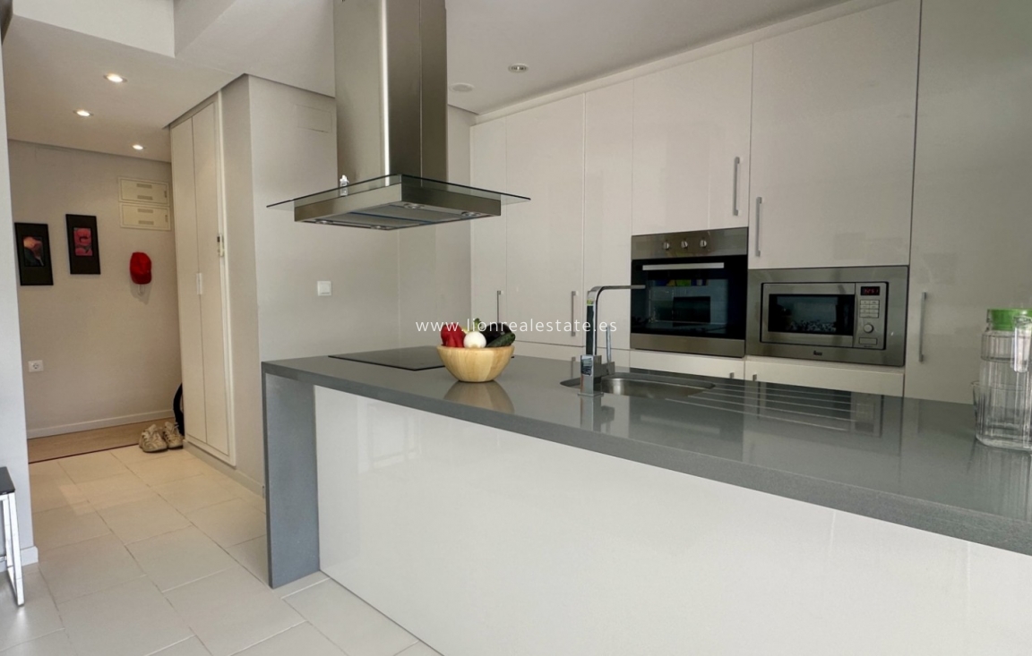 Перепродажа - Квартира / квартира - Orihuela Costa - Villamartín