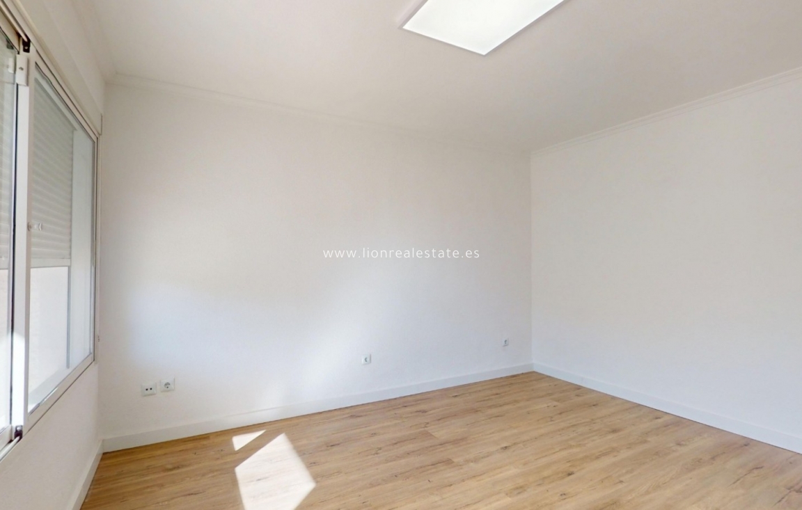 Перепродажа - Квартира / квартира - Orihuela Costa - Villamartín