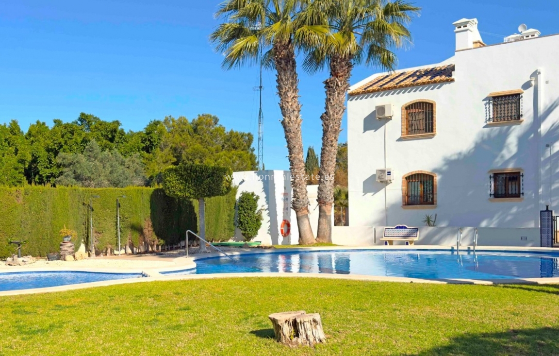 Перепродажа - Квартира / квартира - Orihuela Costa - Villamartín
