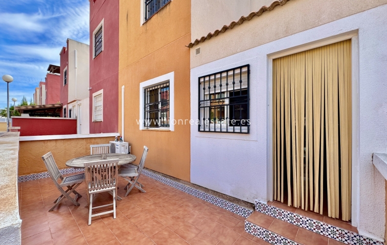 Перепродажа - Квартира / квартира - Orihuela Costa