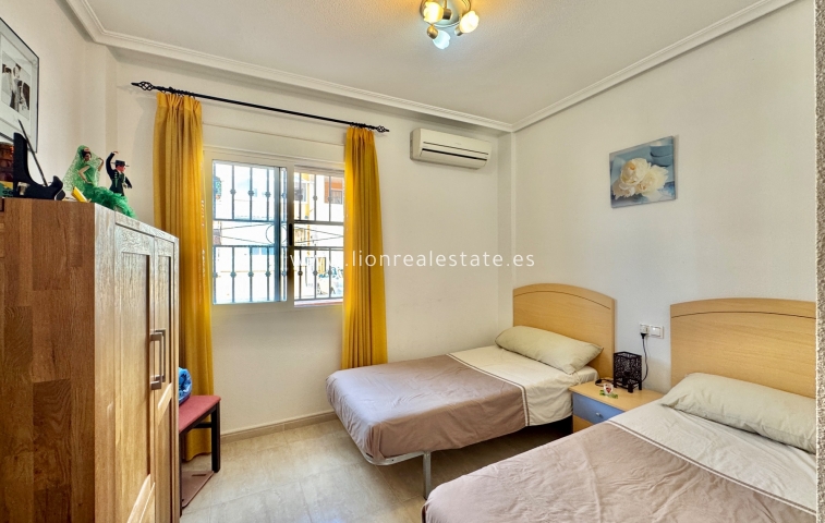 Перепродажа - Квартира / квартира - Orihuela Costa