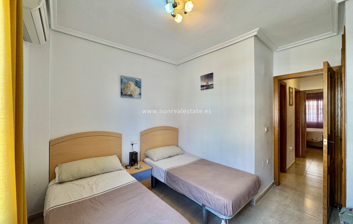 Перепродажа - Квартира / квартира - Orihuela Costa
