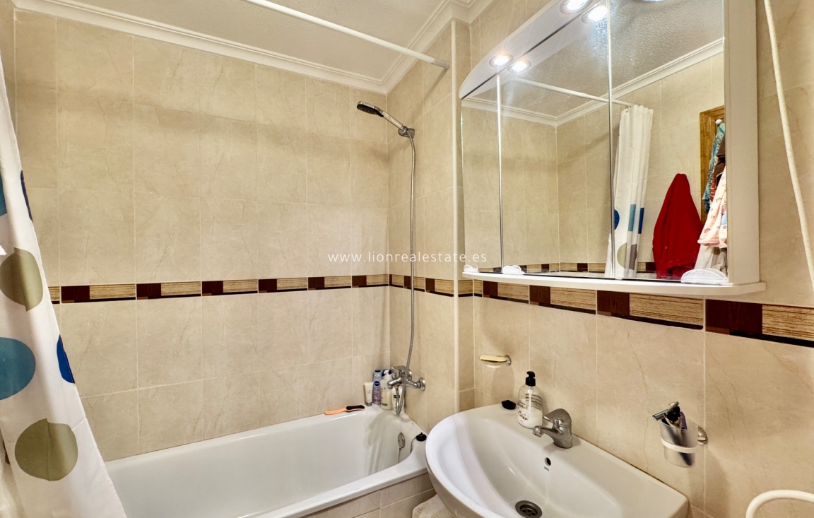 Перепродажа - Квартира / квартира - Orihuela Costa