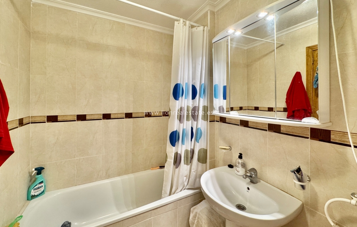 Перепродажа - Квартира / квартира - Orihuela Costa
