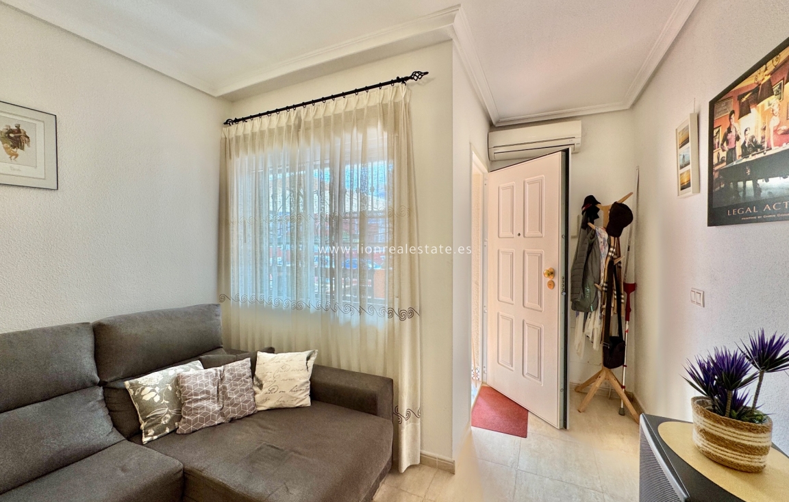 Перепродажа - Квартира / квартира - Orihuela Costa
