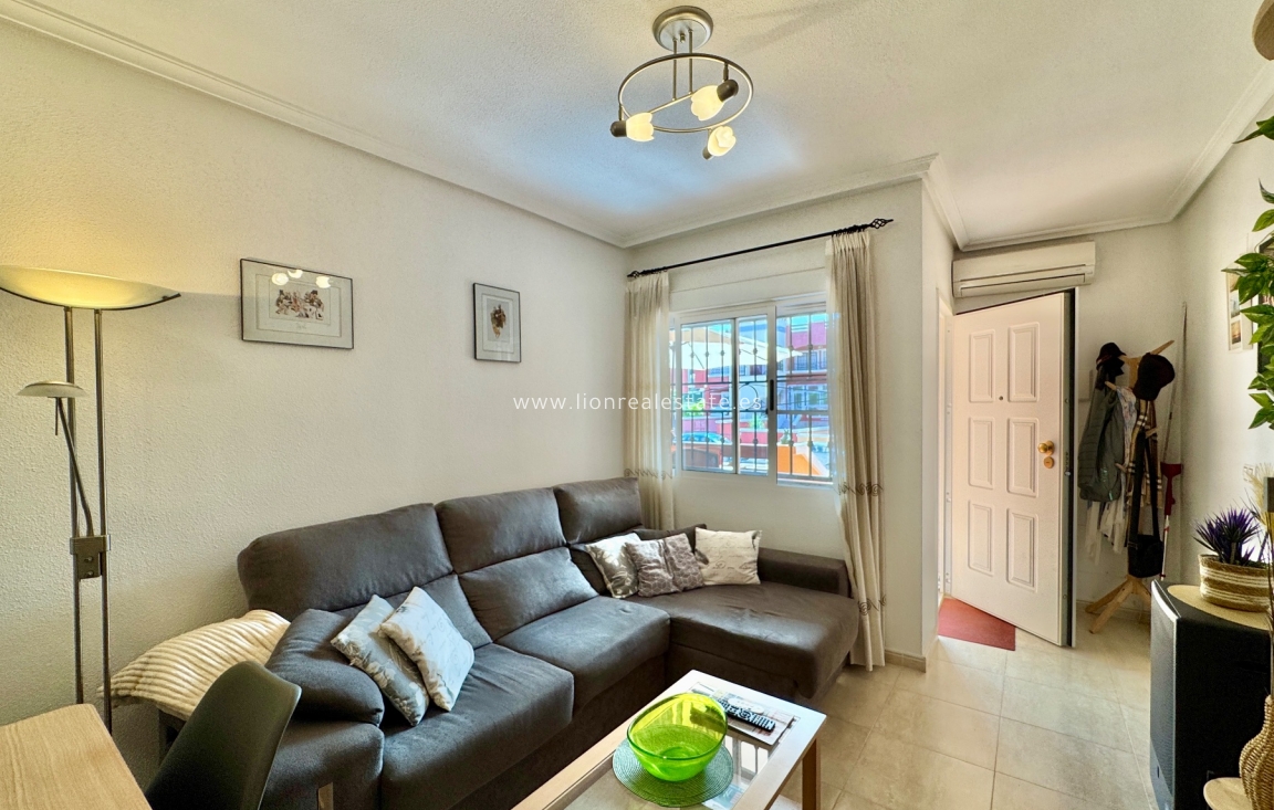 Перепродажа - Квартира / квартира - Orihuela Costa