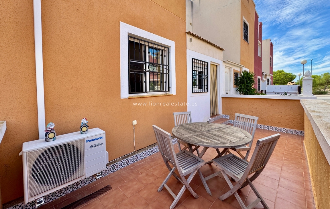 Перепродажа - Квартира / квартира - Orihuela Costa