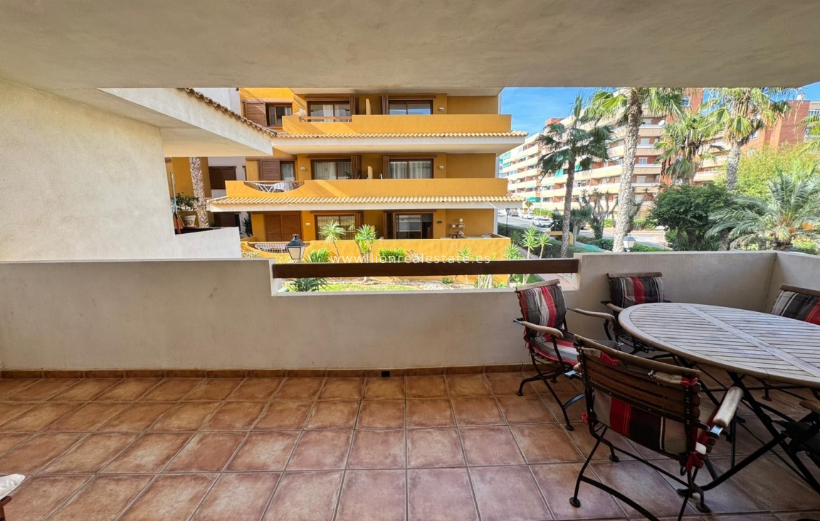 Перепродажа - Квартира / квартира - Punta Prima