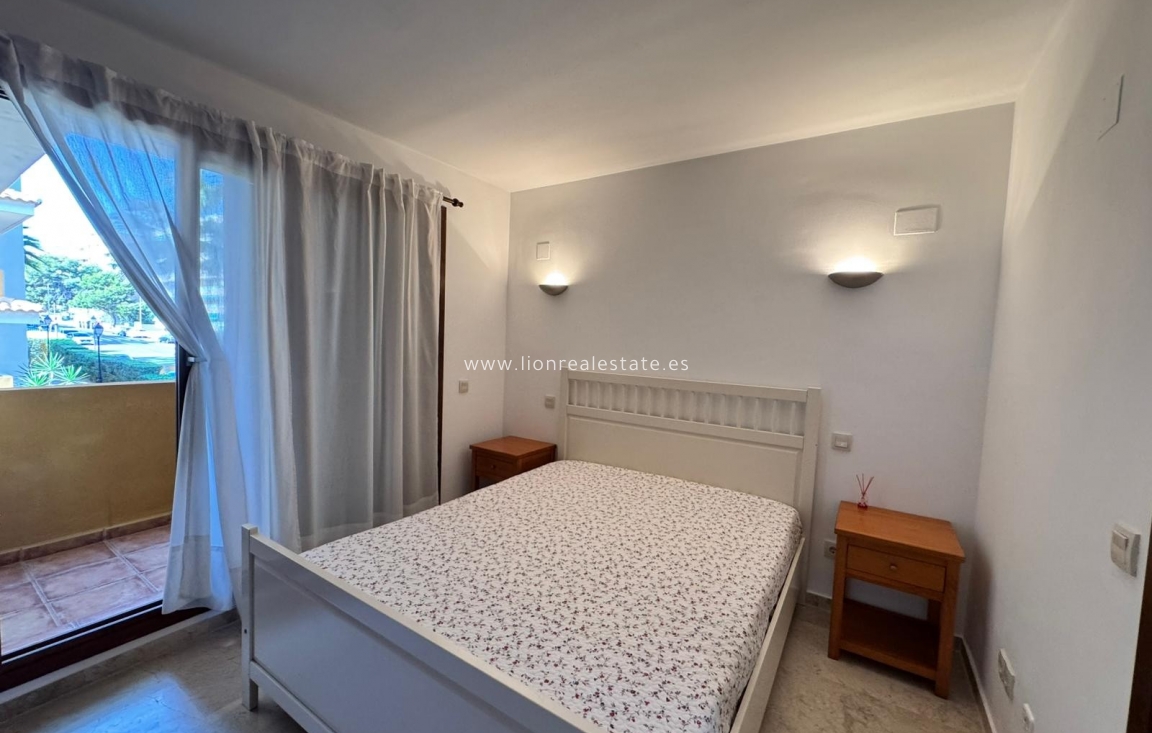 Перепродажа - Квартира / квартира - Punta Prima