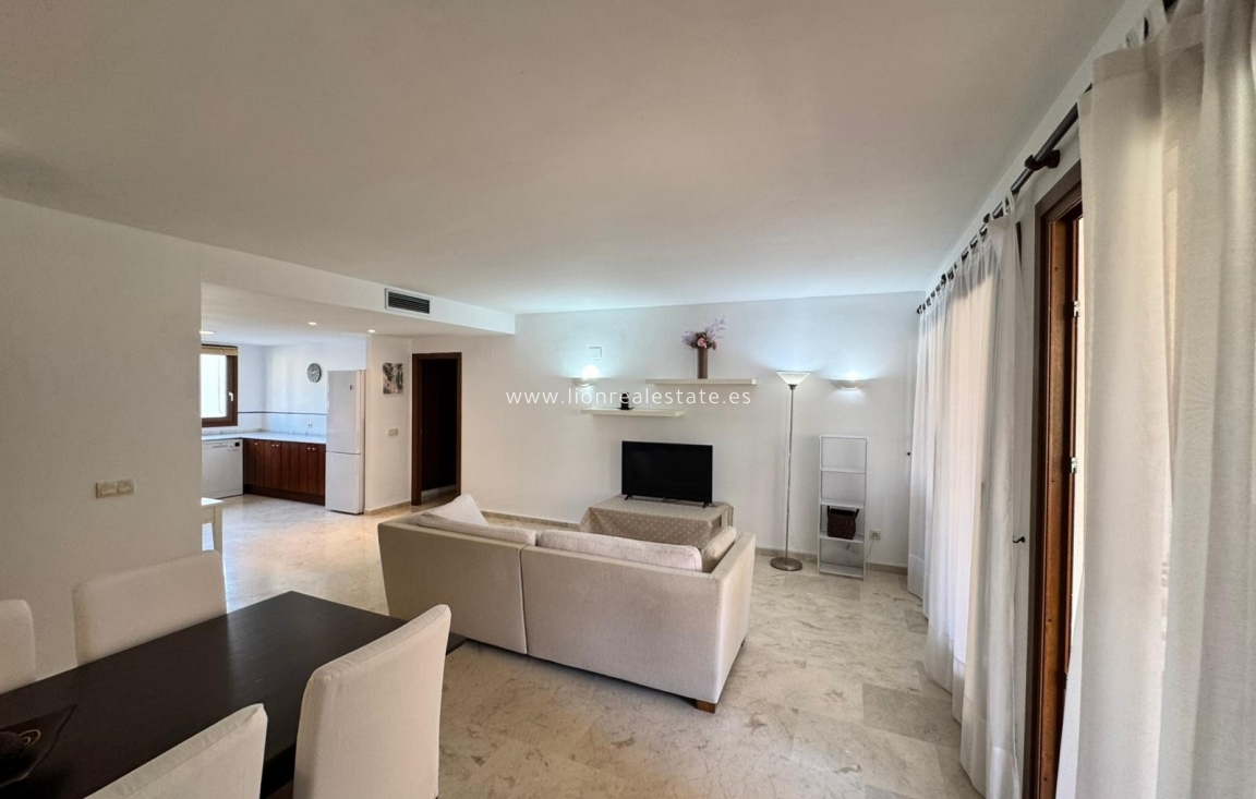 Перепродажа - Квартира / квартира - Punta Prima