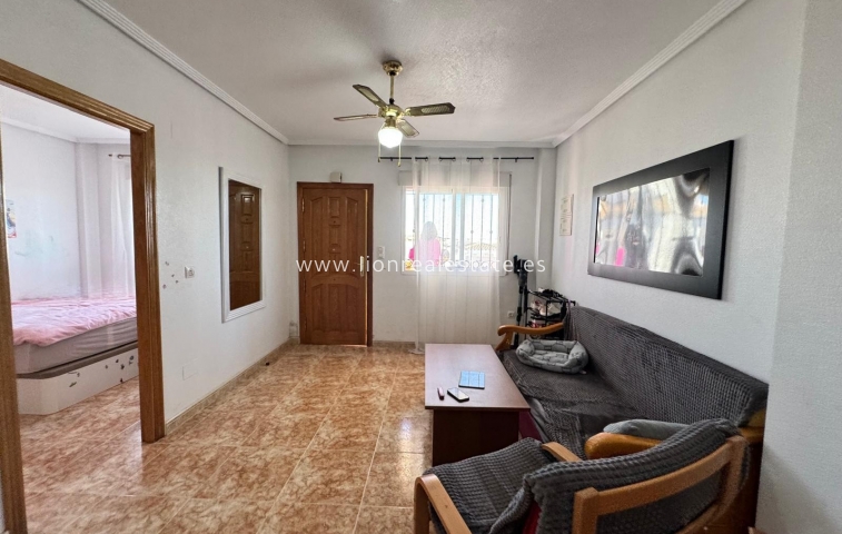 Перепродажа - Квартира / квартира - Punta Prima