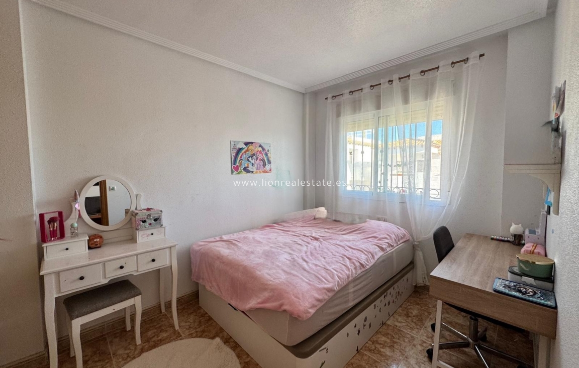 Перепродажа - Квартира / квартира - Punta Prima