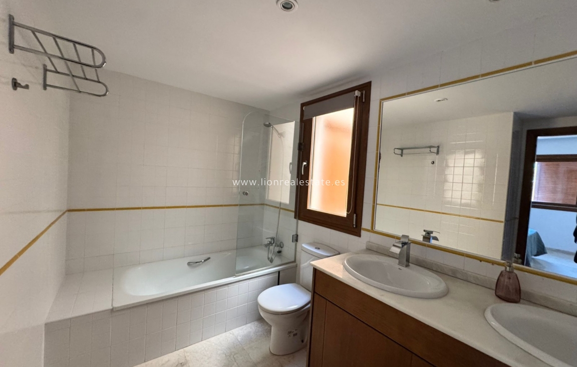 Перепродажа - Квартира / квартира - Punta Prima