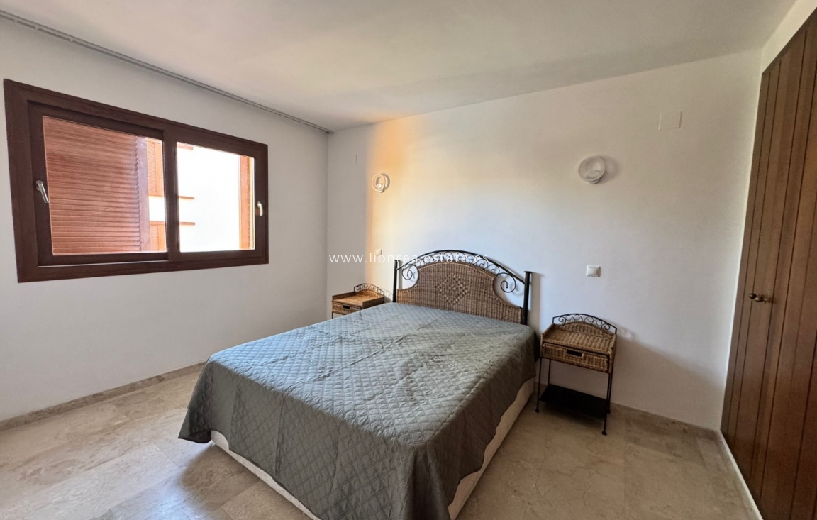 Перепродажа - Квартира / квартира - Punta Prima