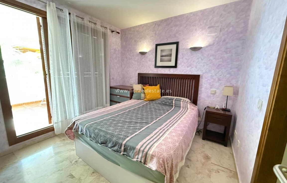 Перепродажа - Квартира / квартира - Punta Prima