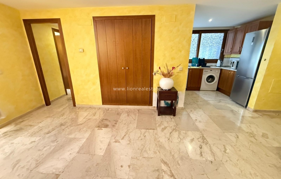 Перепродажа - Квартира / квартира - Punta Prima