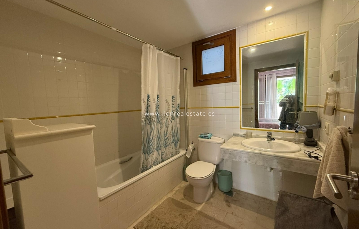 Перепродажа - Квартира / квартира - Punta Prima