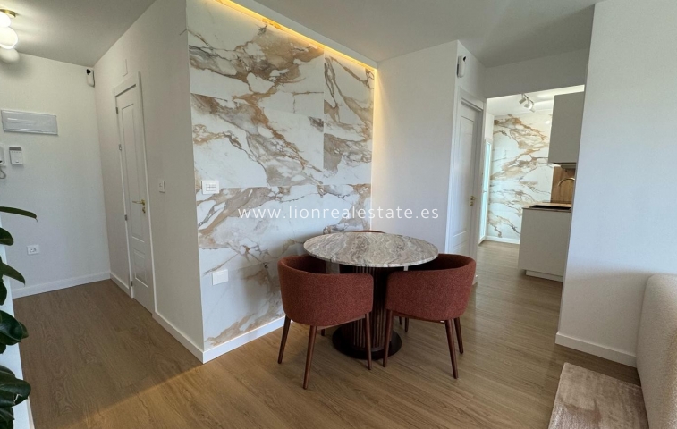 Перепродажа - Квартира / квартира - Punta Prima