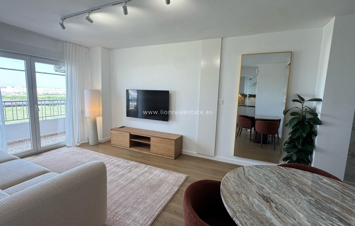 Перепродажа - Квартира / квартира - Punta Prima