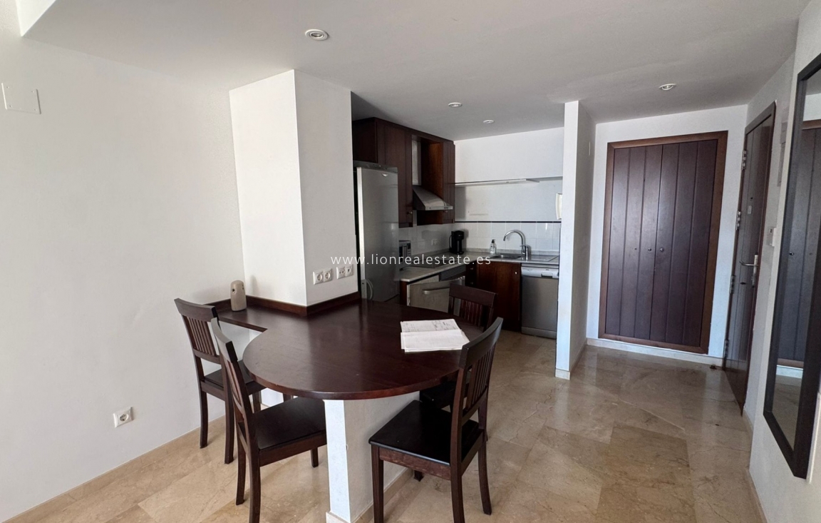 Перепродажа - Квартира / квартира - Punta Prima