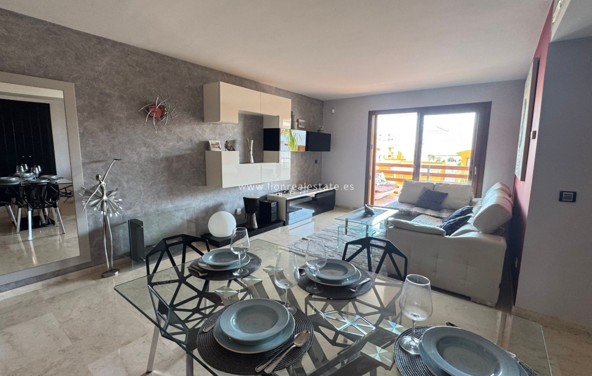 Перепродажа - Квартира / квартира - Punta Prima