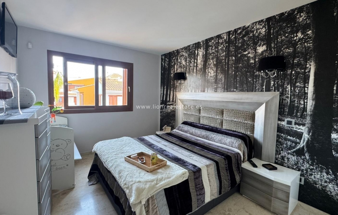 Перепродажа - Квартира / квартира - Punta Prima