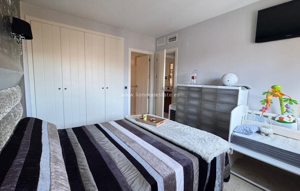 Перепродажа - Квартира / квартира - Punta Prima