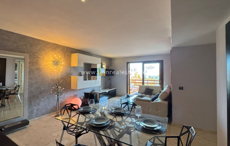 Перепродажа - Квартира / квартира - Punta Prima