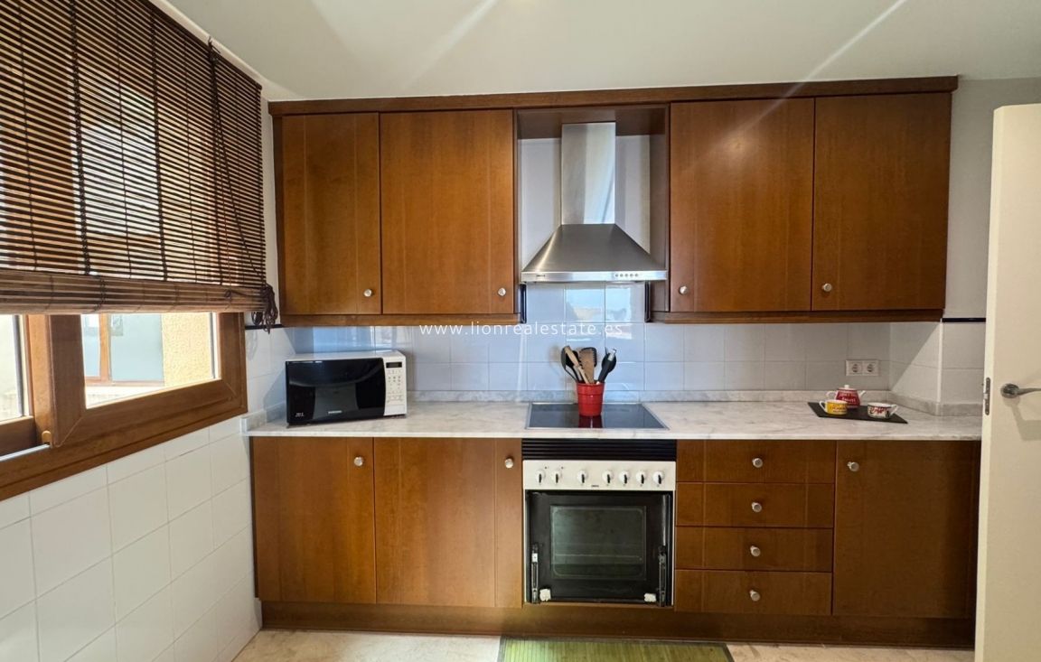 Перепродажа - Квартира / квартира - Punta Prima