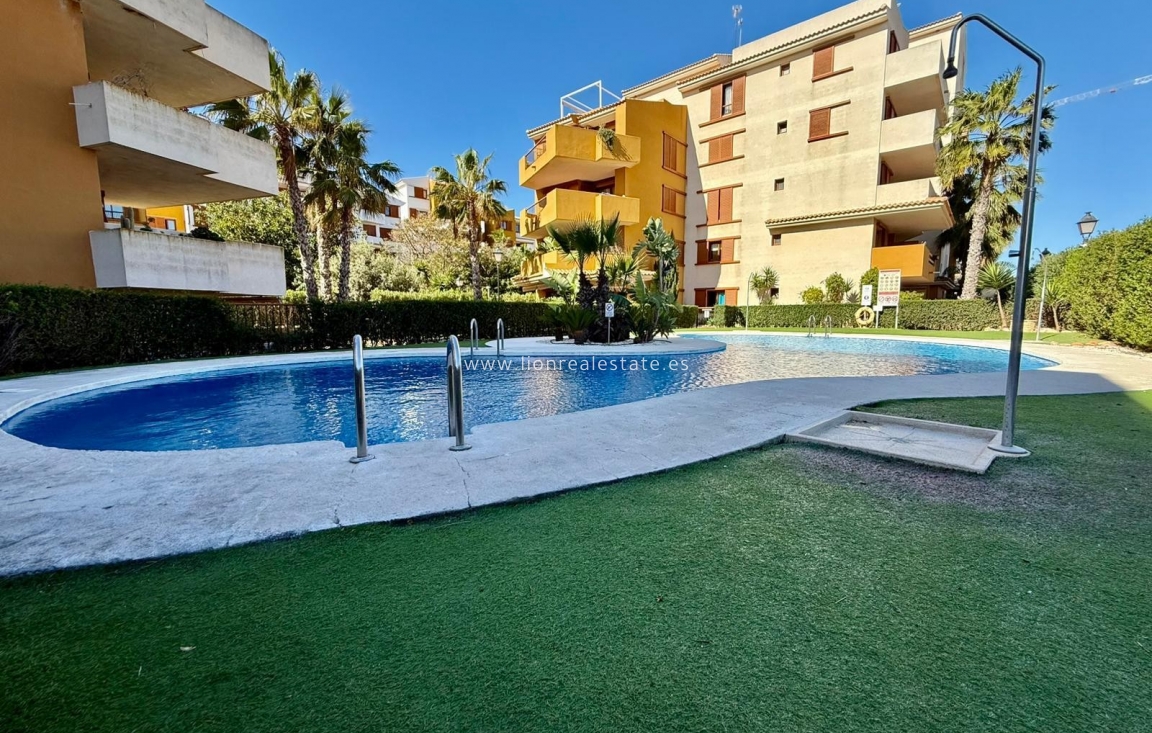 Перепродажа - Квартира / квартира - Punta Prima