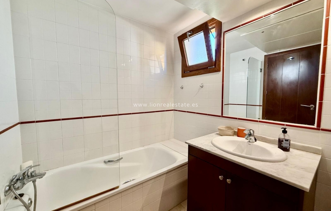 Перепродажа - Квартира / квартира - Punta Prima