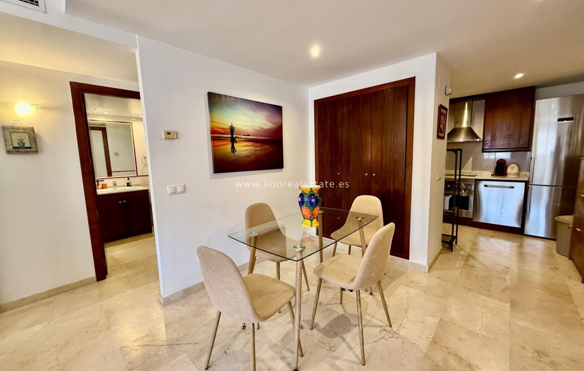 Перепродажа - Квартира / квартира - Punta Prima