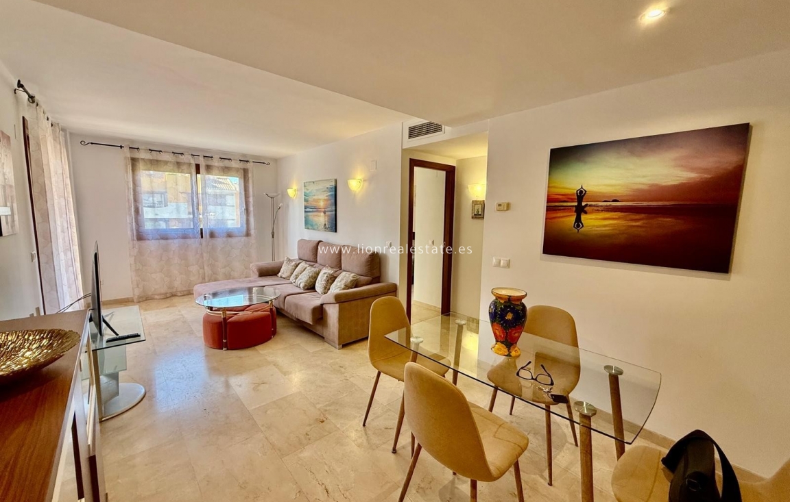 Перепродажа - Квартира / квартира - Punta Prima