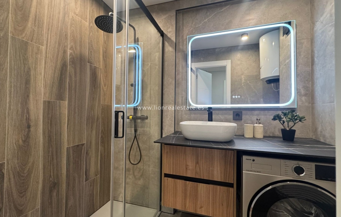 Перепродажа - Квартира / квартира - Punta Prima