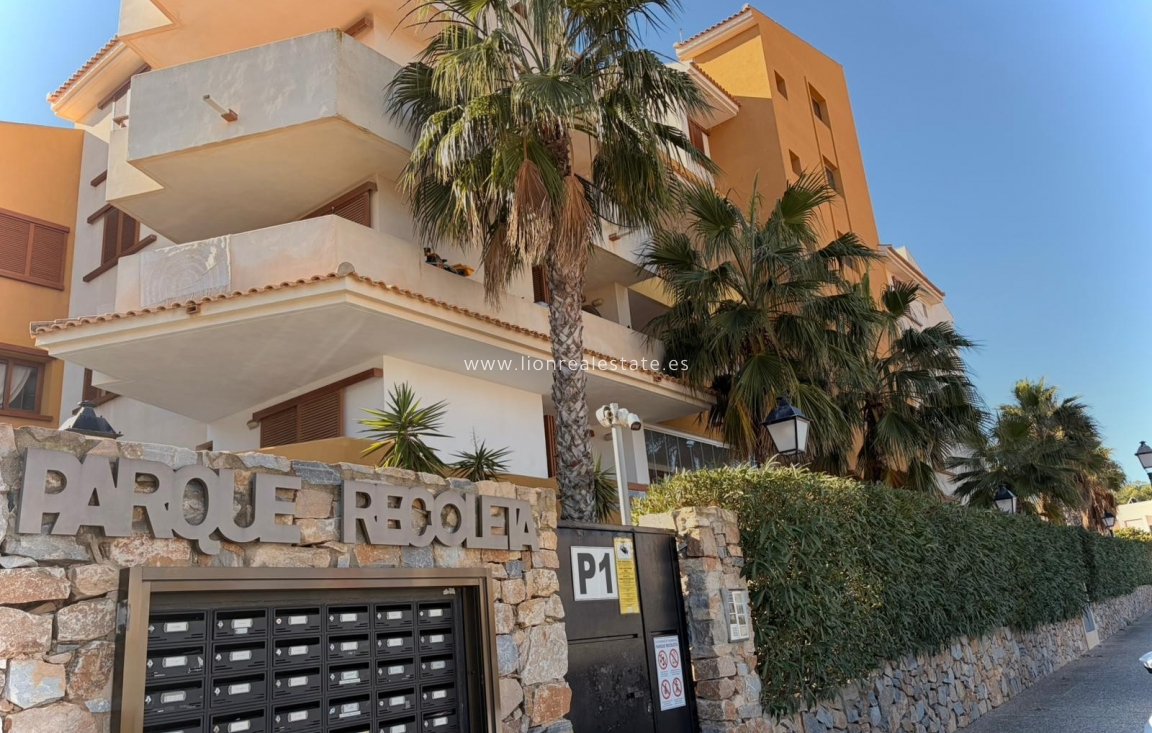 Перепродажа - Квартира / квартира - Punta Prima