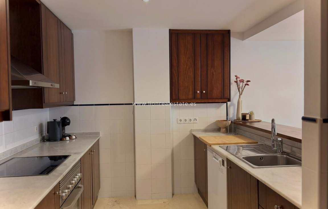 Перепродажа - Квартира / квартира - Punta Prima