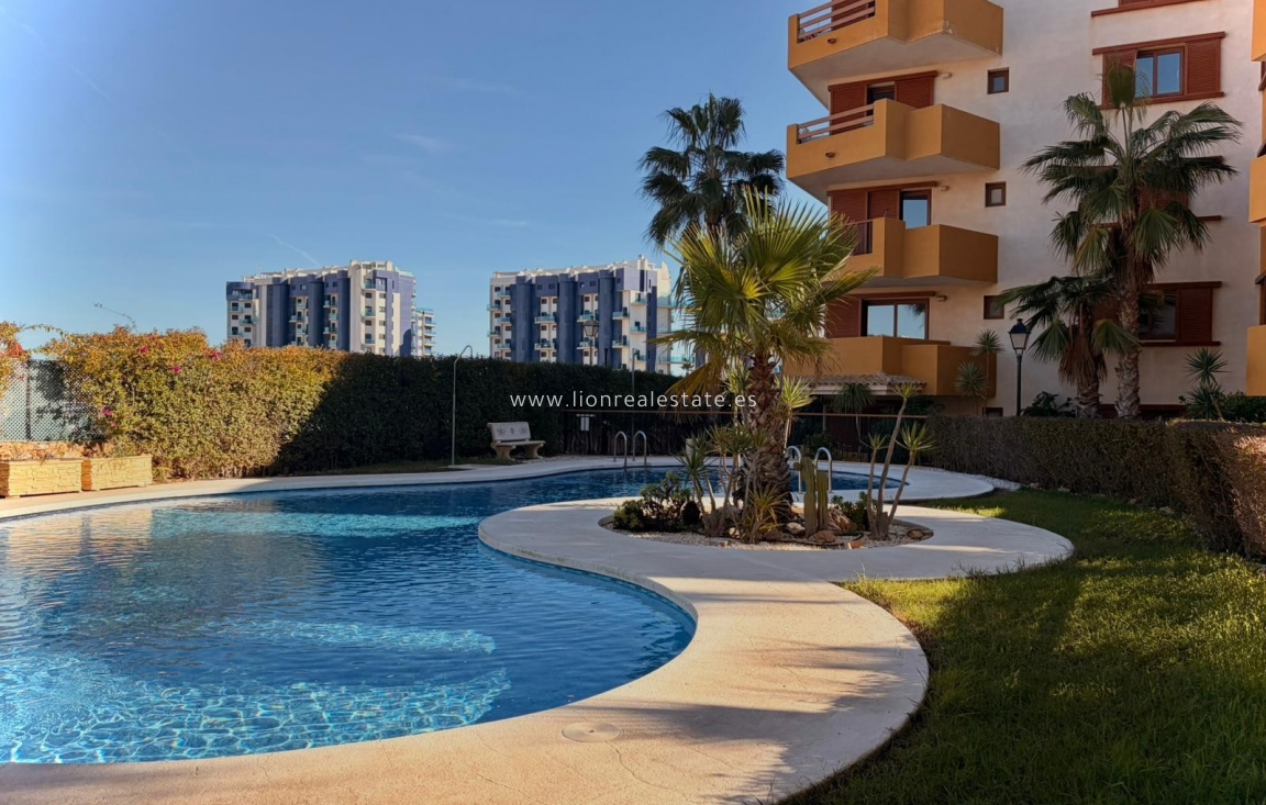 Перепродажа - Квартира / квартира - Punta Prima