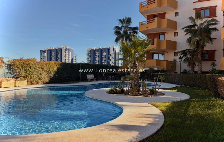 Перепродажа - Квартира / квартира - Punta Prima